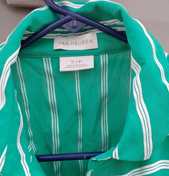 Van Heusen Womens S/P  Green /White Striped Blouse 3/4 Sleeves  Collared VNeck - Picture 2 of 4
